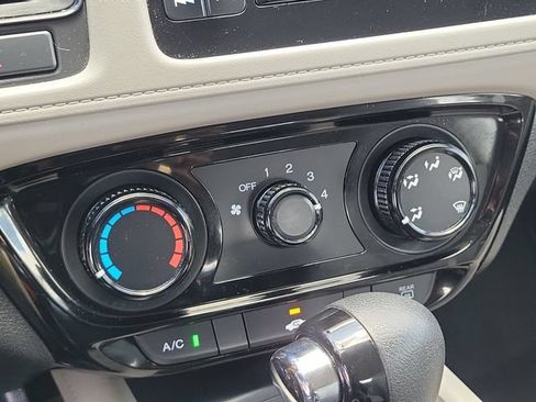 Used 2018 Honda HR-V LX image 31