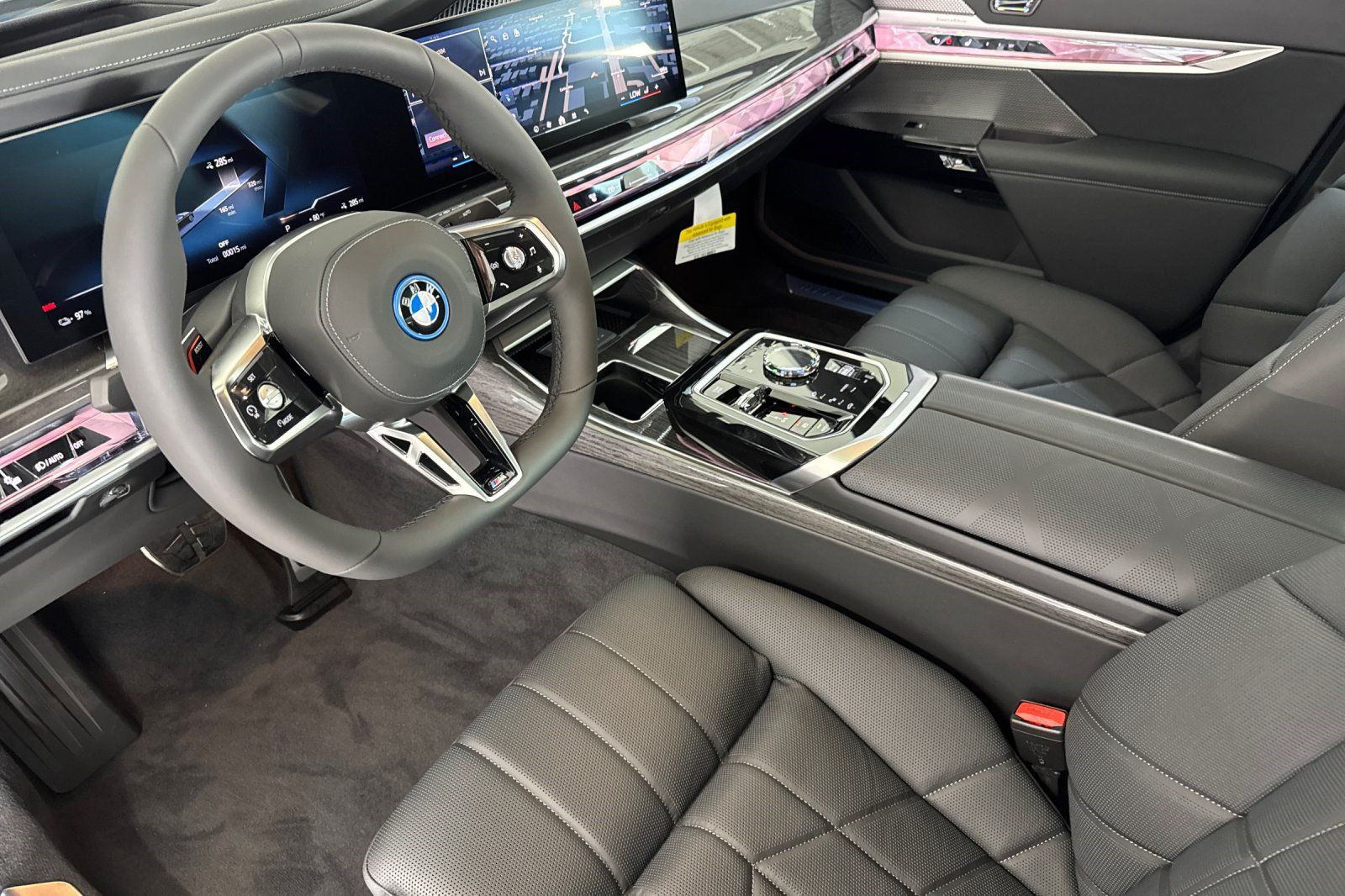 Used 2026 BMW i7 eDrive50 w/ M Sport Package RWD image 4