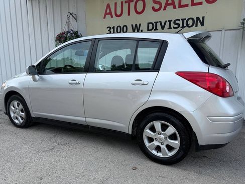Used 2009 Nissan Versa Hatchback w/ Convenience Pkg FWD image 6