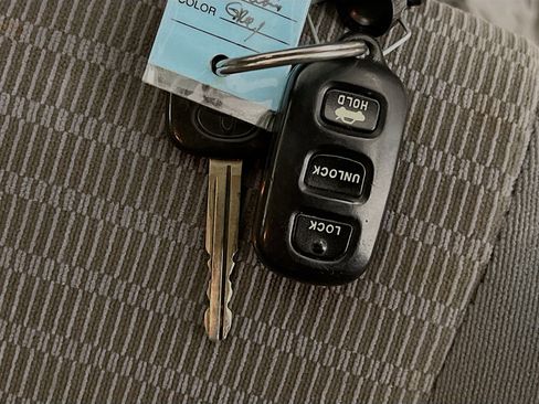 Used 2005 Toyota Camry LE image 33