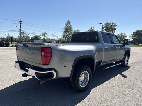 Used 2025 Chevrolet Silverado 3500 LTZ w/ LTZ Convenience Package AWD/4WD image 10