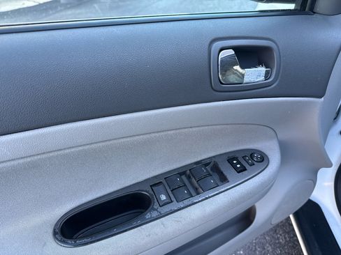 Used 2005 Chevrolet Cobalt LS image 11