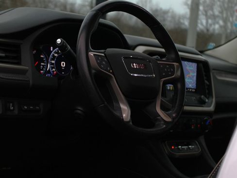 Used 2021 GMC Acadia Denali w/ Denali Technology Package image 15