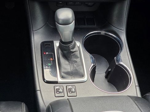 Used 2018 Toyota Highlander SE image 20
