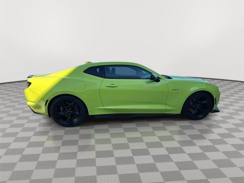 Used 2021 Chevrolet Camaro LT w/ RS Package image 6
