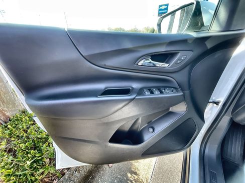 Used 2024 Chevrolet Equinox LT image 22