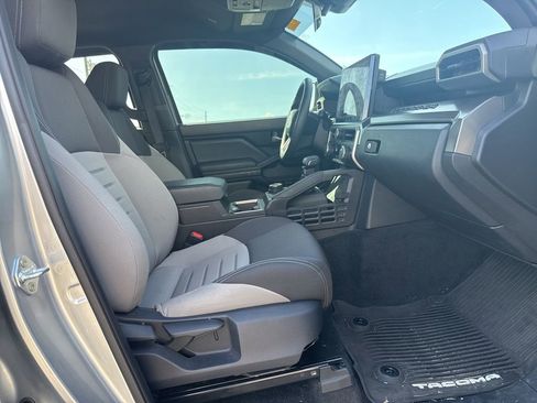 Used 2024 Toyota Tacoma TRD Off-Road image 11