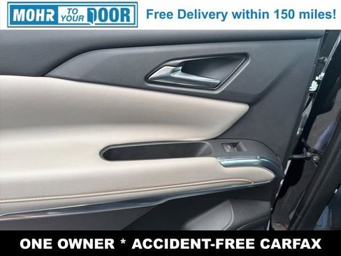 Used 2025 Chevrolet Traverse LT image 33