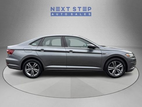 Used 2019 Volkswagen Jetta R-Line FWD image 9