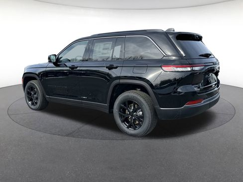 New 2026 Jeep Grand Cherokee Altitude image 3