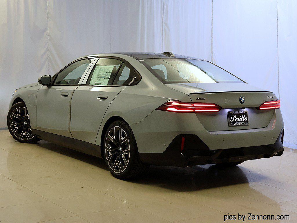 Used 2027 BMW 550e xDrive w/ Executive Package AWD/4WD image 2