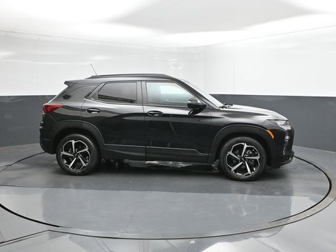 Used 2023 Chevrolet TrailBlazer RS w/ Sun and Liftgate Package FWD image 15