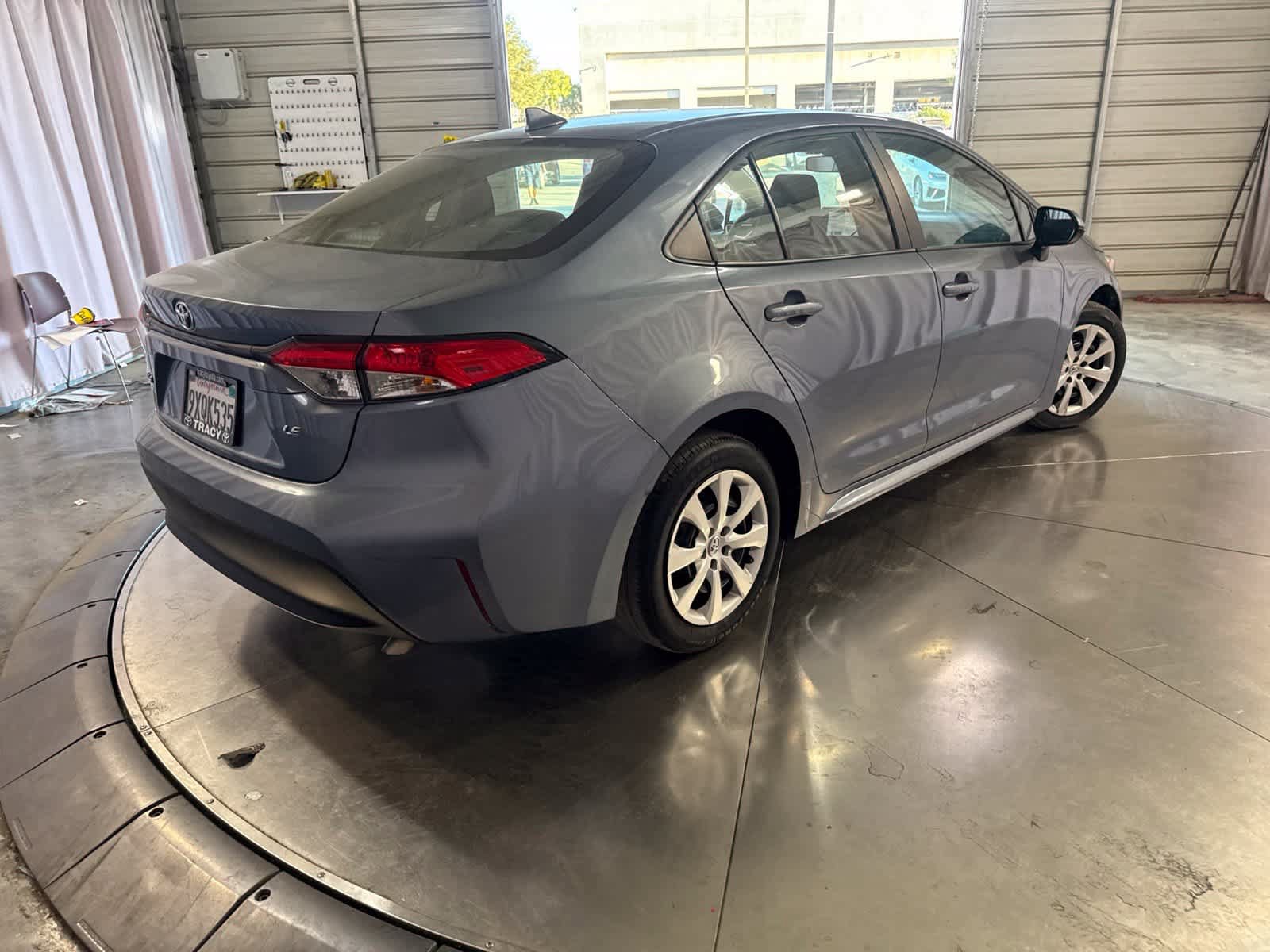 Used 2025 Toyota Corolla LE FWD image 5