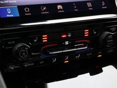 Used 2024 Jeep Grand Cherokee Limited 4xe image 32