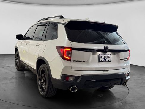 Used 2024 Honda Passport Black Edition image 7