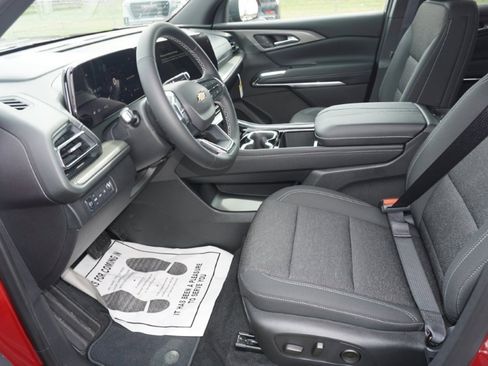 New 2025 Chevrolet Traverse LT w/ Driver Confidence Package image 14