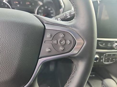Used 2023 Chevrolet Traverse LT FWD image 25