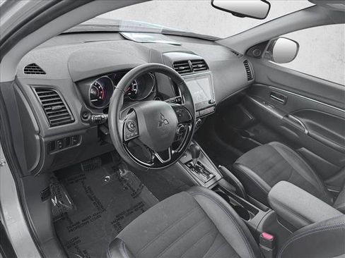 Used 2024 Mitsubishi Outlander SE image 10