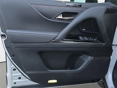 Used 2024 Lexus LX 600 4WD w/ Luxury Package image 31