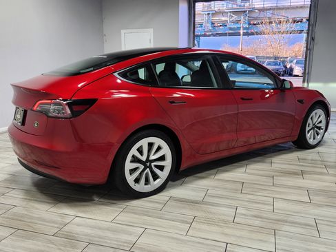 Used 2021 Tesla Model 3 Standard Range Plus image 5