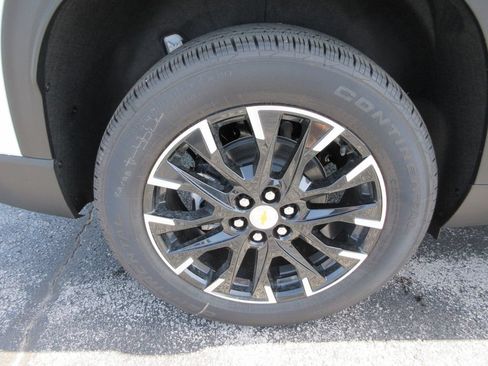 New 2026 Chevrolet Traverse LT w/ Sun and Wheel Package AWD/4WD image 10