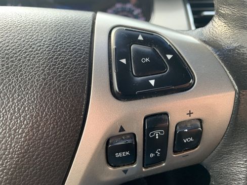 Used 2013 Ford Taurus SEL image 16