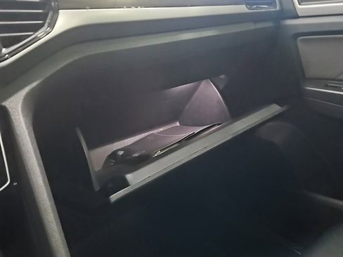 Used 2022 Volkswagen Atlas SE image 32