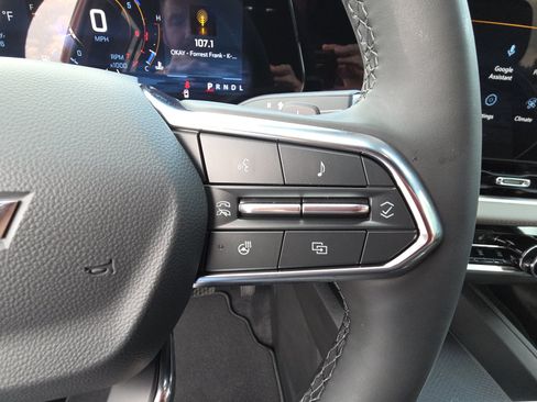 New 2027 Chevrolet Equinox LT w/ Convenience Package II FWD image 19