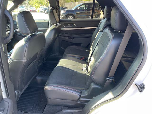 Used 2018 Ford Explorer XLT w/ Equipment Group 202A AWD/4WD image 22