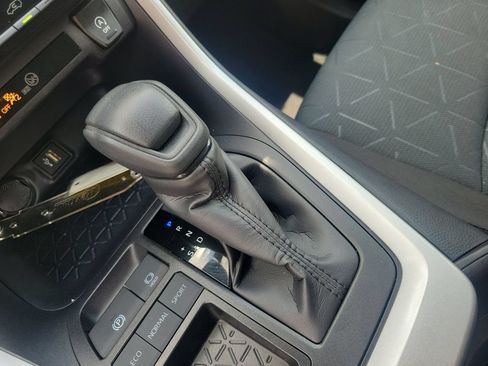 Certified 2025 Toyota RAV4 XLE FWD image 23