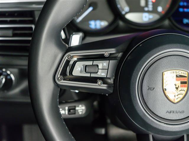 Used 2026 Porsche Macan AWD/4WD image 19