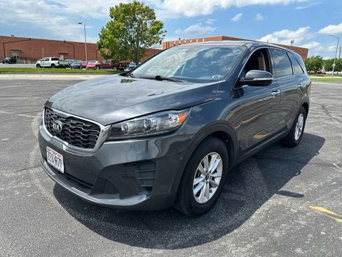 Used 2020 Kia Sorento FWD V6 image 2