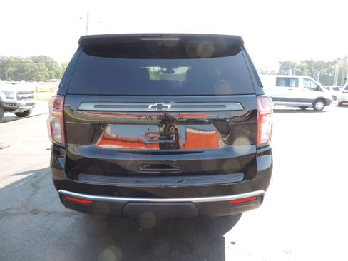 Used 2021 Chevrolet Tahoe Z71 w/ Rear Media and Nav Package image 5