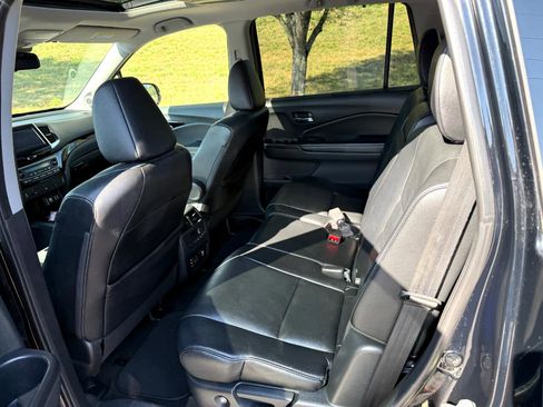Used 2016 Honda Pilot Touring image 14