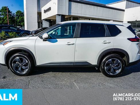 Used 2024 Nissan Rogue SV FWD image 7