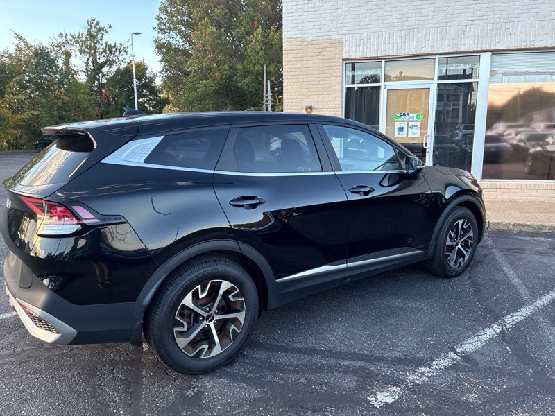 Used 2023 Kia Sportage EX FWD image 3