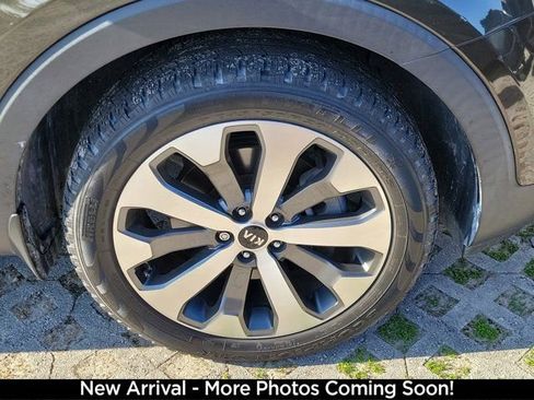 Used 2021 Kia Telluride EX w/ EX Premium Package FWD image 2
