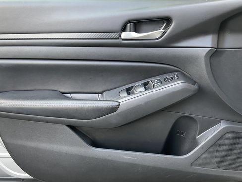 Used 2024 Nissan Altima 2.5 SV image 24