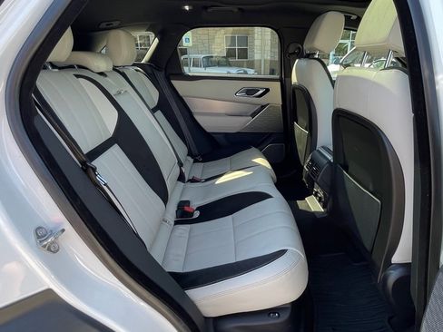 Used 2019 Land Rover Range Rover Velar R-Dynamic SE image 33