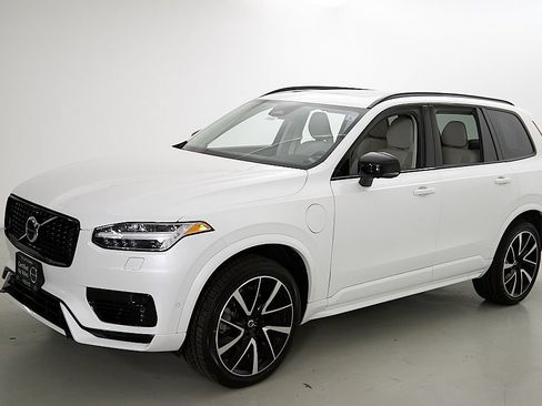 Certified 2023 Volvo XC90 T8 Plus w/ Protection Package Premier AWD/4WD image 6