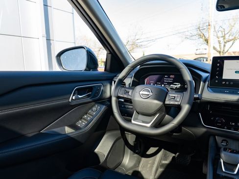 New 2026 Nissan Rogue Platinum AWD/4WD image 12