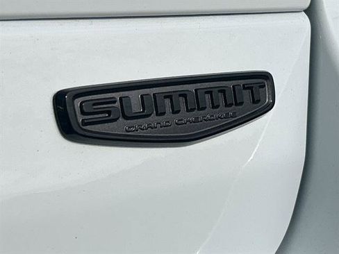 New 2025 Jeep Grand Cherokee Summit image 8