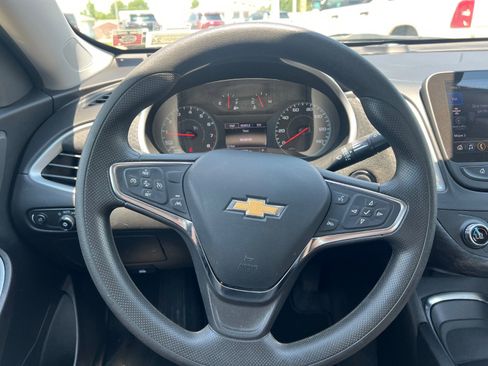 Used 2023 Chevrolet Malibu LT image 12