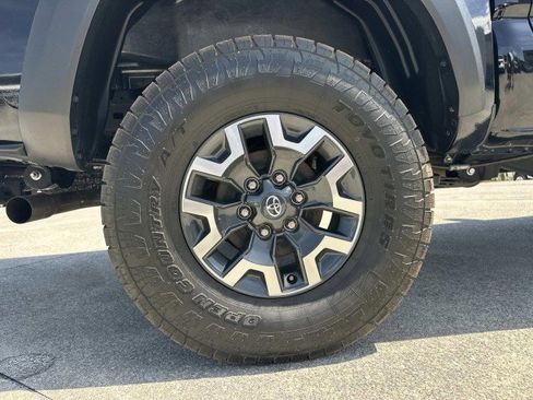 Used 2023 Toyota Tacoma TRD Off-Road w/ Technology Package image 17