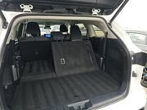 Used 2023 Toyota Highlander LE image 16