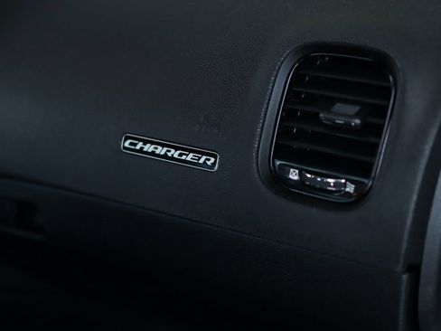 Used 2020 Dodge Charger SXT w/ Blacktop Package image 31