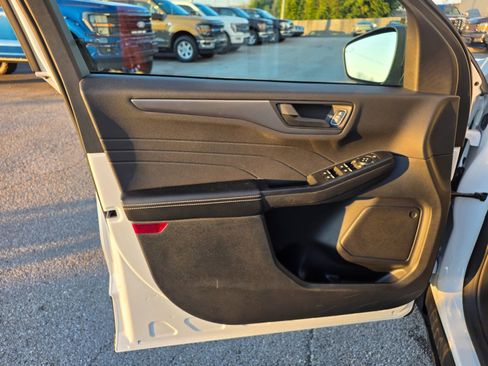 Used 2025 Ford Escape Active image 23