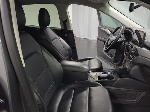 Used 2022 Ford Escape Titanium FWD image 32