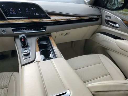 Certified 2021 Cadillac Escalade Premium Luxury Platinum image 15