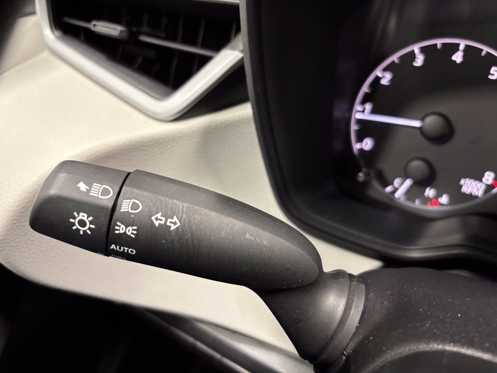 Used 2025 Toyota Corolla LE FWD image 21